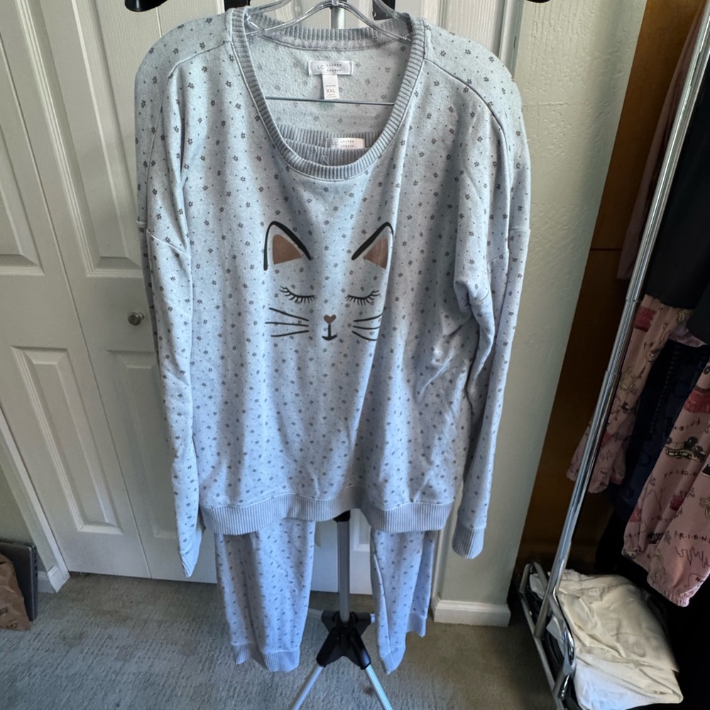 LC Lauren Conrad Gray Pajama Set Plush Comfort